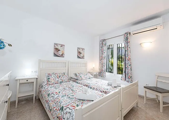 Calle Rabat, 25 شقة