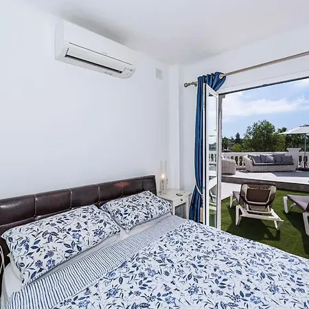 דירה Calle Rabat, 25 נרחה